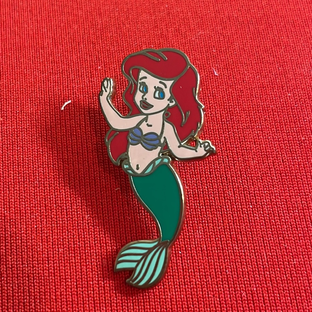 DISNEY PINS: TODDLER ARIEL & ERIC (2009) - Picture 3 of 6